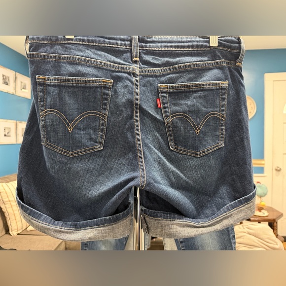 Levi’s 🩳 - Picture 2 of 3